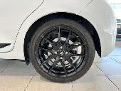 Foto 4 de Toyota Yaris 100h 1.5 Gr-sport